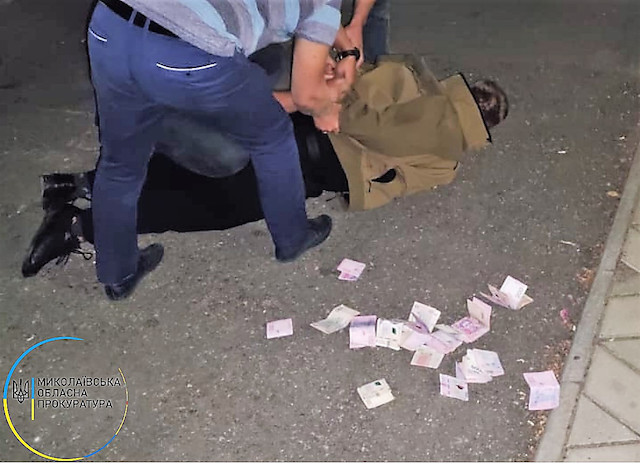 Свежие новости: ГБР задержало и.о. замначальника Баштанского отдела полиции, который требовал от подчиненных «откаты» за взятки от нарушителей ПДД