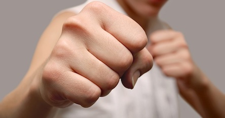 Свежие новости: Боксер из Молдовы разбил голову одесскому полицейскому