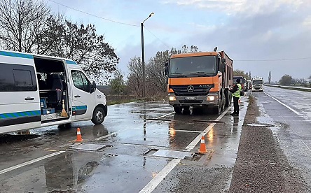 Фото новости: На Николаевщине снова поймали грузовики с превышением веса – у фирмы-владельца уже почти полмиллиона евро штрафов Свежие новости: На Николаевщине снова поймали грузовики с превышением веса – у фирмы-владельца уже почти полмиллиона евро штрафов
