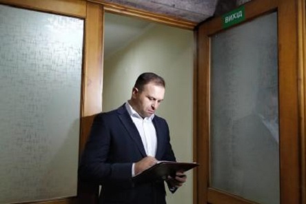 Фото новости: Помощник губернатора заблокировал несколько кабинетов Николаевской ОГА — «фейсконтроль» проходят только депутаты Свежие новости: Помощник губернатора заблокировал несколько кабинетов Николаевской ОГА — «фейсконтроль» проходят только депутаты