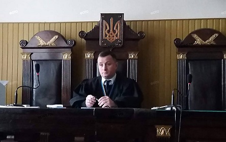 Свежие новости: ОНЛАЙН: В Николаеве суд избирает меру пресечения обвиняемому в убийстве экс-начальника таможни