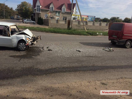 Свежие новости: В Новой Одессе столкнулись микроавтобус «Фольксваген» и «Жигули»