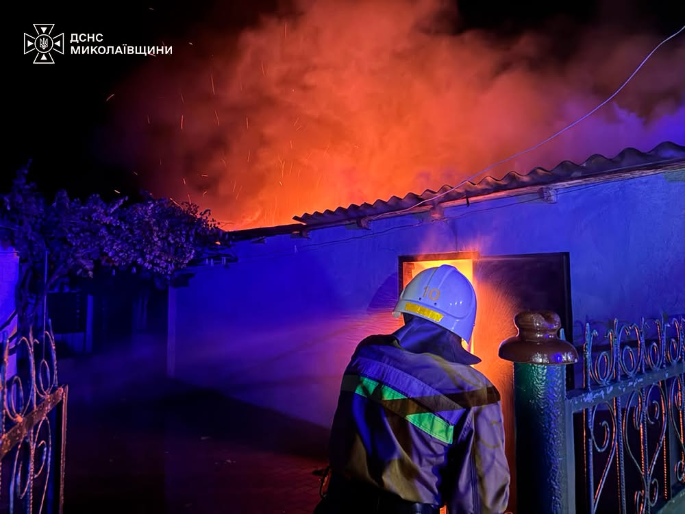Свіжі новини: Пожежі спалахнули після падіння уламків: що сталося на Миколаївщині