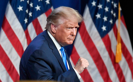 Свежие новости: США одобрили вакцину Pfizer от COVID-19. Трамп заявил, что вакцинация начнется в течение суток