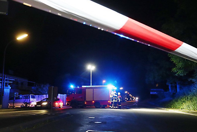 Свежие новости: Подросток напал с топором и ножом на пассажиров поезда -  15 человек ранены