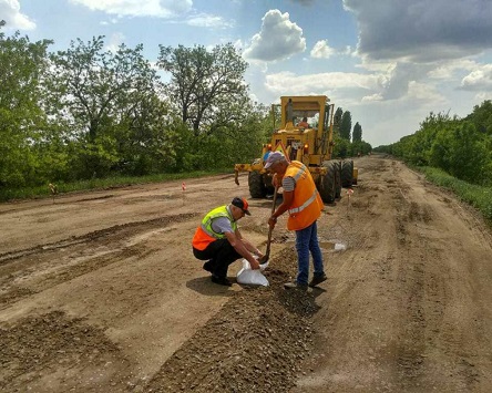 Свежие новости: Роботи з середнього поточного ремонту на автодорозі Н-11 Дніпро-Миколаїв продовжуються