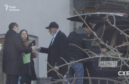 Свежие новости: «Схемы»: из Минздрава частными авто вывозят китайские тесты на коронавирус