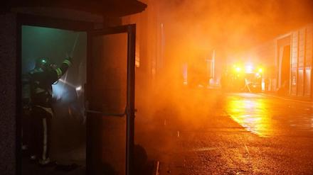 Свежие новости: В Николаеве горит здание, которое не эксплуатируется