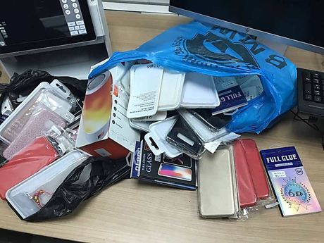 Свежие новости: В Одесской области пограничники задержали мужчину, перевозившего контрабандные мобильные аксессуары в шубе