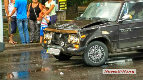 Свежие новости: В Николаеве столкнулись «Жигули» и маршрутка