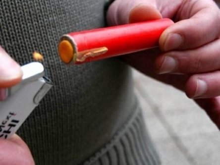 Свежие новости: В новогоднюю ночь школьник едва не лишился руки из-за взрыва петарды