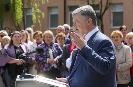 Свежие новости: Передача антиснайперських комплексів в АТО сприяє зменшенню кількості ворожих обстрілів – Порошенко
