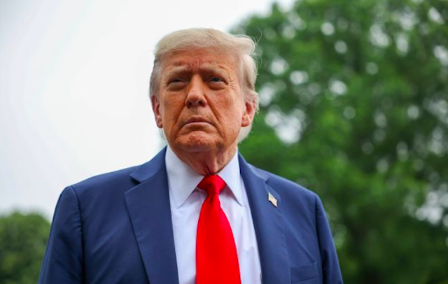 Свежие новости: Трамп вирішив сам заблокувати Ормузьку протоку через провал з Іраном