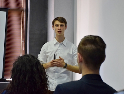 Свежие новости: Кандидат на должность начальника управления молодежи Николаева представил свои «Пять апрельских зубов»