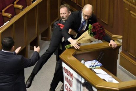 Свежие новости: В Украине проявление нежных чувств на публике предлагают наказывать штрафом до 50 тыс грн