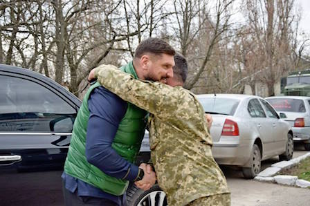 Свежие новости: Алексей Савченко поздравил десантников