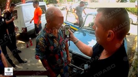 Свежие новости: Николаевец, выпив литр водки, сел за руль чужого авто врезался в припаркованную легковушку