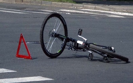 Свежие новости: В Вознесенске водитель автомобиля не справился с управлением и сбил велосипедиста - тот скончался в больнице