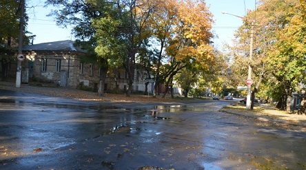 Свежие новости: В центре Николаева в очередной раз прорвало канализацию