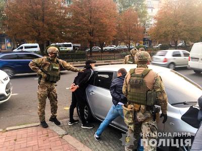 Свежие новости: В Николаеве полиция со спецназом задержала группу вымогателей
