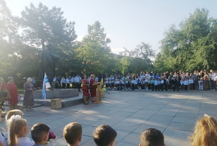 Свежие новости: В Николаеве впервые за школьные парты сели 4532 первоклассника