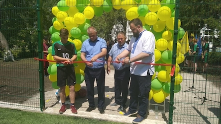 Свежие новости: Рухаючись разом зможемо все!, - Олександр Кушнір на відкритті чергового футбольного поля зі штучним покриттям