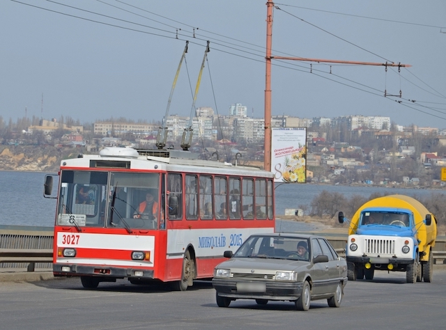 Свежие новости: В Николаеве водитель троллейбуса вытолкал из салона двух медиков