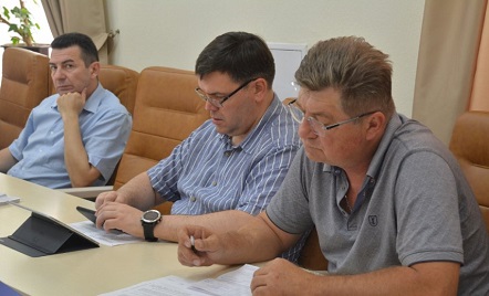 Свежие новости: «Постановка просто ублюдочная»: депутаты поскандалили из-за коммунального транспорта Николаева