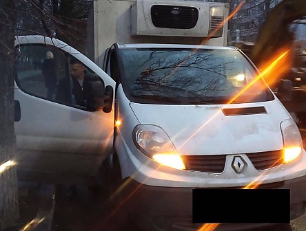 Свежие новости: В Южноукраинске из припаркованного автомобиля украли документы и ₴50 тысяч