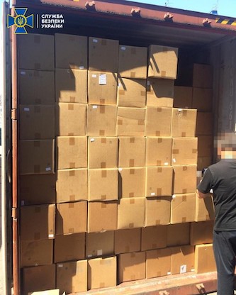Фото новости: СБУ в Одессе изъяли контрабанду сигарет на 10 миллионов гривен Свежие новости: СБУ в Одессе изъяли контрабанду сигарет на 10 миллионов гривен