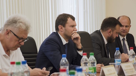 Свежие новости: Ходят вчетвером и не дают депутатам высказывать точку зрения,– Демченко о вице-губернаторах