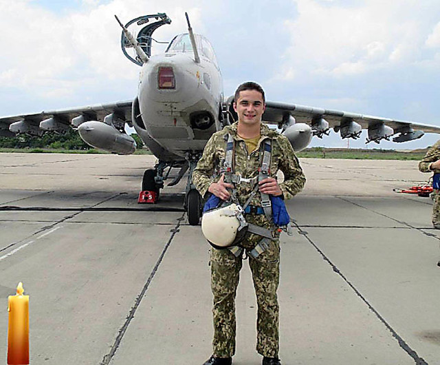 Фото новости: Миколаївські льотчики просять присвоїти звання Герой України пілоту, який пожертвував життям, щоб знищити колону ворогів Свежие новости: Миколаївські льотчики просять присвоїти звання Герой України пілоту, який пожертвував життям, щоб знищити колону ворогів