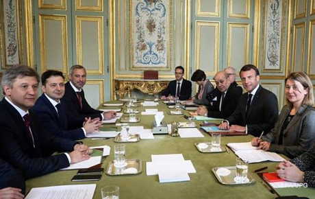 Свежие новости: Владимир Зеленский встретился с президентом Франции