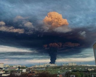 Свежие новости: В окупованому Севастополі горить нафтобаза — в РФ заявили про влучання безпілотника