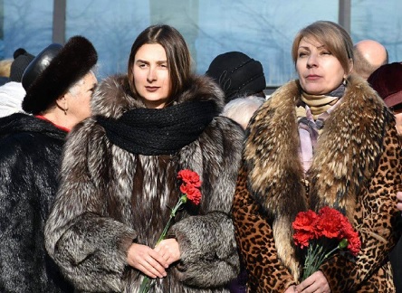 Свежие новости: +6 на улице: Подчиненные Стадника и Москаленко в меховых шубах почтили память жертв Холокоста