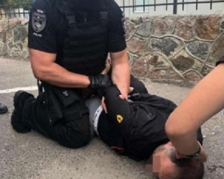 Свежие новости: Подробиці затримання злодіїв з Грузії: обчищали елітні помешкання, поки господарі спали