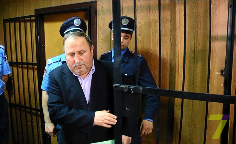 Свежие новости: Адвокаты Романчука просят приобщить к делу награды