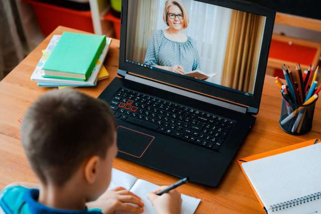 Свежие новости: Министерство образования порекомендовало перевести все школы Украины на «дистанционку»