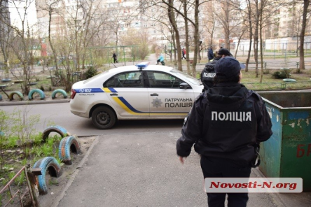 Фото новости: В Николаеве школьница угрожала выпрыгнуть в окно из-за того, что ее не выпускали на улицу Свежие новости: В Николаеве школьница угрожала выпрыгнуть в окно из-за того, что ее не выпускали на улицу