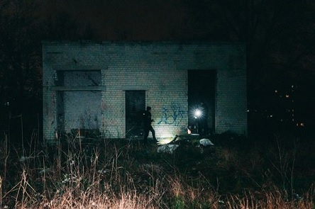 Свежие новости: В Днепре возле школы нашли два трупа в одеялах