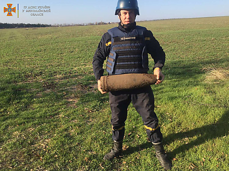 Свежие новости: Житель Вознесенска откопал в своем домовладении крупнокалиберный снаряд