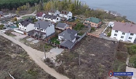 Свежие новости: Исполком горсовета Николаева выдал служебную квартиру зятю главврачу облбольницы, проживающему в особняке на берегу реки