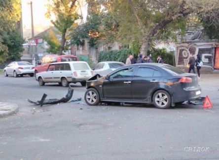 Свежие новости: ДТП в центре Николаева: столкнулись Kia и Mitsubishi