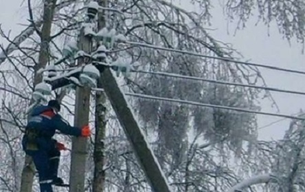 Свежие новости: Без света в Украине остаются полтысячи сел