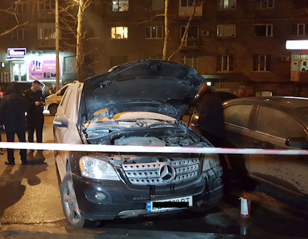 Свежие новости: В Николаеве полиция ищет лиц, причастных к поджогу Mercedes