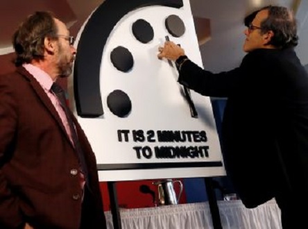 Свежие новости: Часы Судного дня перевели еще на 20 секунд вперед – до ядерной катастрофы осталось 100 секунд
