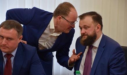 Свежие новости: ВИДЕО: «Слышишь, бл@д#, фраер»: театр абсурда на «бюджетной» комиссии