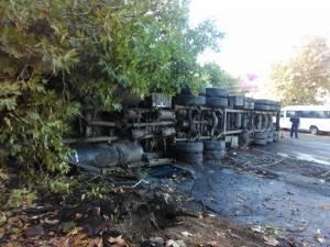 Свежие новости: В Вознесенске перевернулся грузовик, перевозивший скот