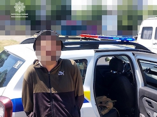 Свежие новости: У Миколаєві молодик бігав вулицею з ножем, поранив перехожого, а потім втік на маршрутці