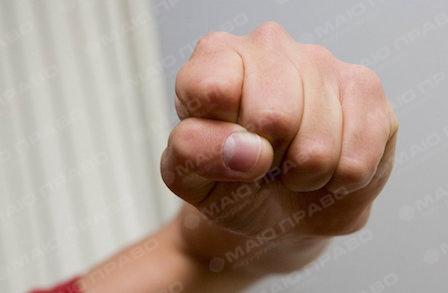 Свежие новости: ВИДЕО: В Николаеве семья АТОшника ударила женщину и отбирала её телефон